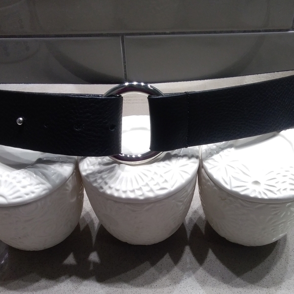 LIZ CLAIBORNE|| 💯% Leather Belt - Picture 5 of 8